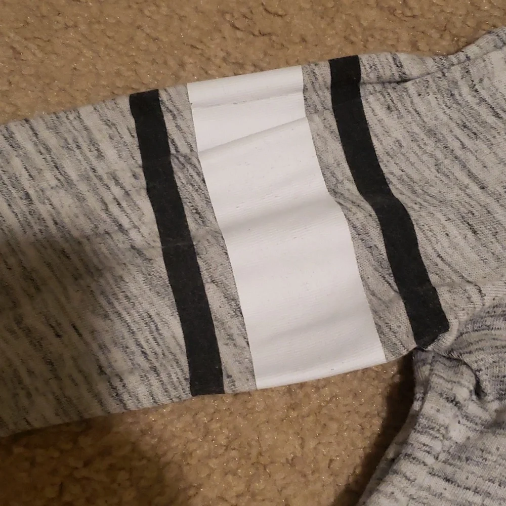 Victoria's Secret PINK 3 Quarter Sleeved T-Shirt - Picture 4 of 8